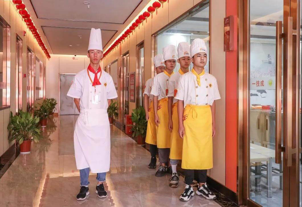 为什么一提起在山东学厨师,首先想到的是我们?