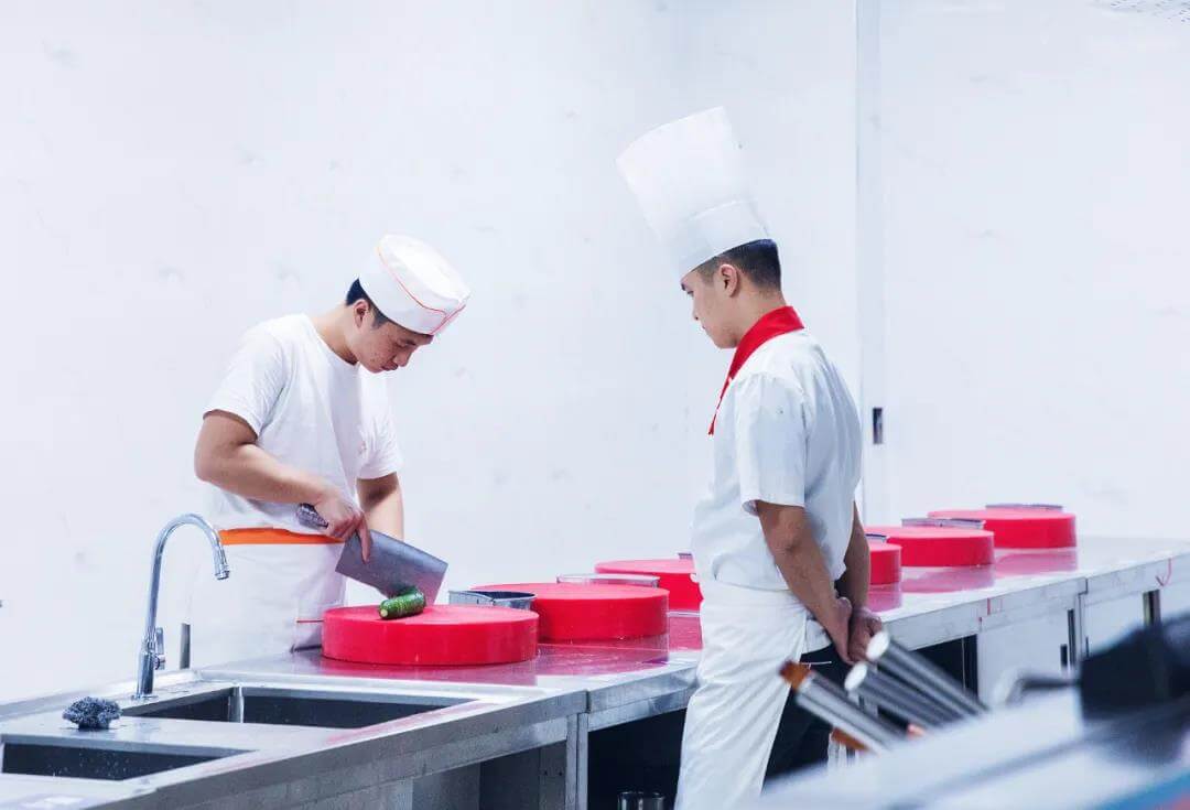 为什么一提起在山东学厨师,首先想到的是我们?